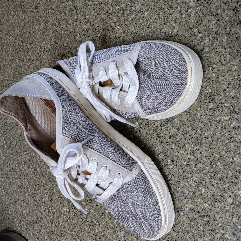 OluKai Pehuea Li shoes